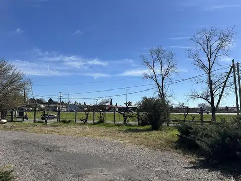 Edificio industrial visible desde Panamericana - Centro de Pilar