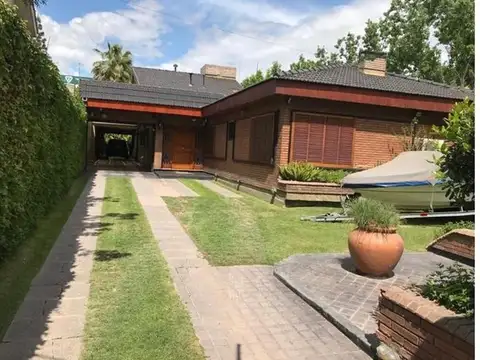 Lateral Sur Del Acceso Este