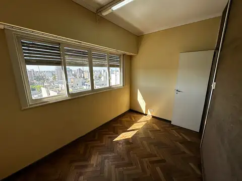 Oportunidad En Venta o Alquiler 2 Ambientes, Moron Centro 9ºF