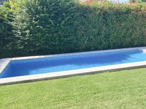 Casa 4 ambientes con 3 baños