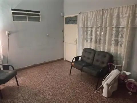 Depto Tipo Casa en Venta en Lanus Oeste, USD 100.000
