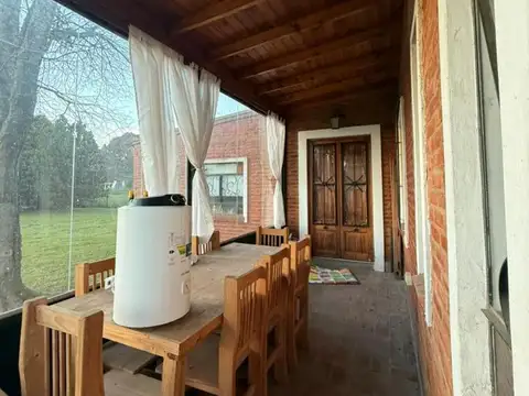 Casa 4 ambientes con 2 baños