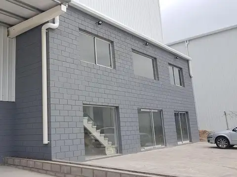 Alq Excelente nave en Polo Ezeiza 3000mts