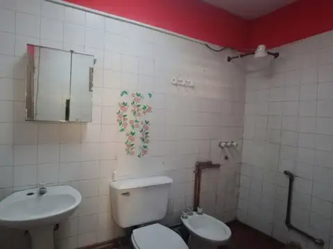 CASA EN VENTA 2 DORMITORIOS BARRIO INTERSINDICAL