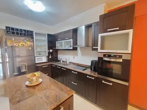 Departamento 4 ambientes con 2 baños