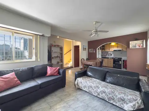 Casa 3 ambientes con 2 baños