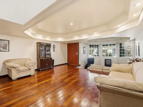VENTA CASA 6 AMBIENTES VELEZ SARFIELD JARDIN
