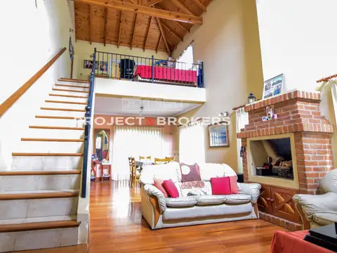 Casa en Venta con 1 cochera