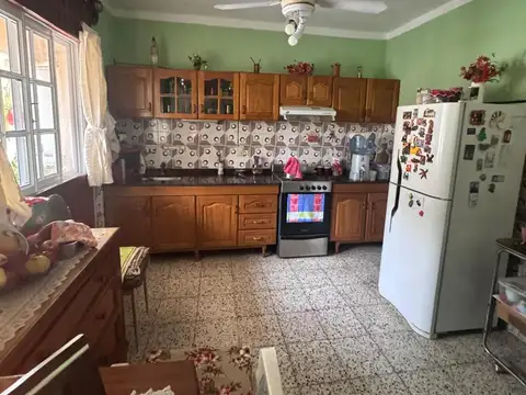 Casa 2 ambientes con 2 baños