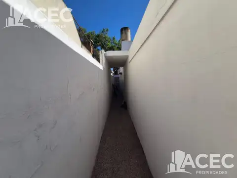 Saavedra 2300 - Departamento único interno - c/patio