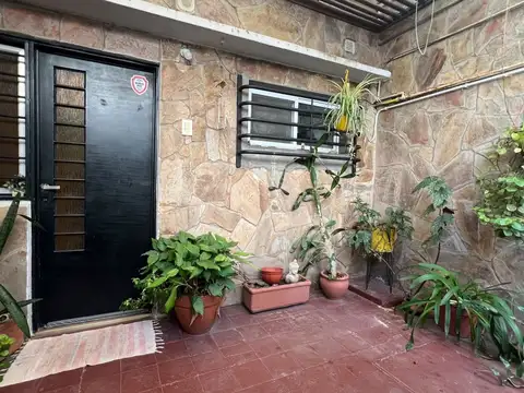 CASA DE PASILLO EN VENTA 3 DORMITORIOS ALBERDI