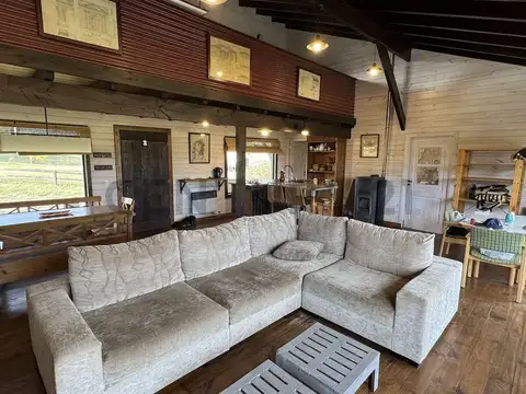 Casa 5 ambientes con 2 baños