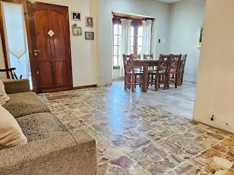 Depto Tipo Casa en Venta de 4 dormitorios