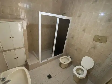 VENTA CASA 4 DORM- 2 BAÑOS- B° EL BOSQUE- SMT