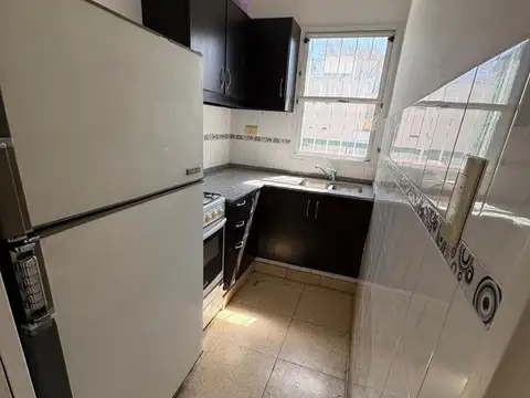con terraza 2 ambientes en 2do piso por escalera