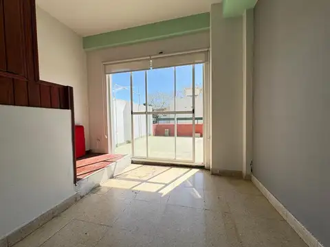 Depto Tipo Casa 2 ambientes con 1 baño