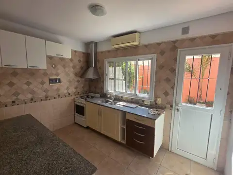 Depto Tipo Casa 4 ambientes con 1 baño