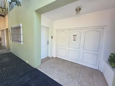 MARTÍNEZ · PH TIPO CASA 3 DORMITORIOS · JARDÍN   COCHERA · APTO CRÉDITO
