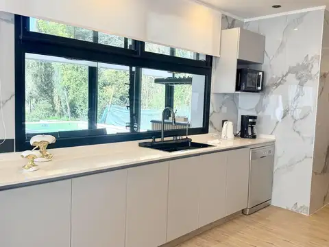 Casa en Venta con 5 cocheras