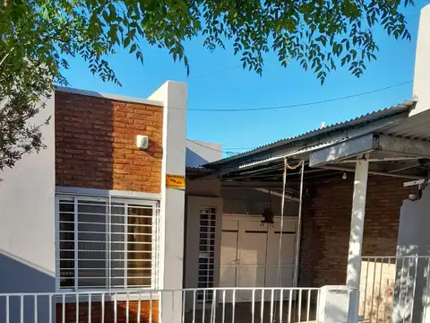 Casa en Venta en Capitan Bermudez, USD 89.000