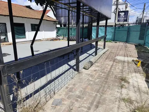 Local en Alquiler en Olivos, $ 5.000.000