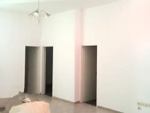 Av. Alvarez Jonte 1956 , Piso Pb