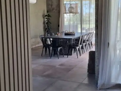 Casa en Venta en Área 60, USD 400.000