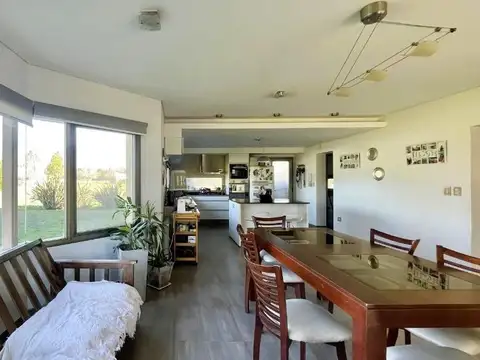 Casa 4 dormitorios en barrio cerrado La Carolina Golf