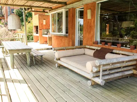 Casa 5 ambientes con 3 baños
