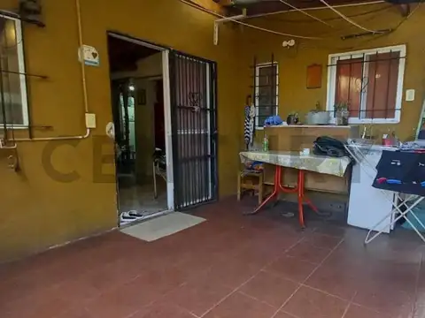 VENTA PH 5 AMBIENTES CON PATIO, CASEROS - PERMUTA