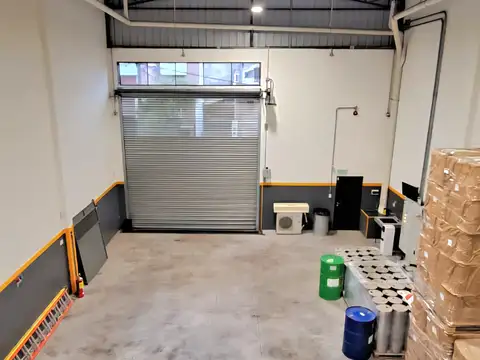 Galpon en Alquiler 10  mts Frente