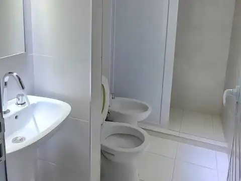 Galpón 350 m² cub en alquiler en Tablada