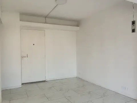 Dos amb con escritorio. Muy luminoso. Piso alto! Balcón con cerramiento