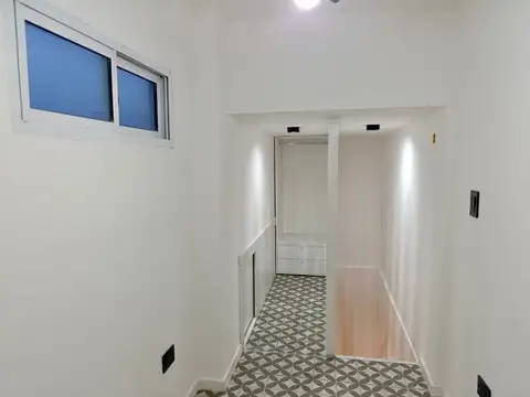 PH en venta 1 ambiente con dependencia reciclado - Parque Luro