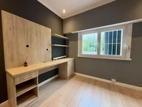 Casa en Alquiler con 1 cochera