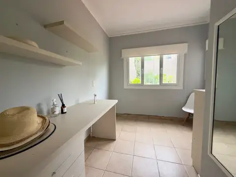 Chalet 3 amb. a estrenar con parque y garage - Buenos Aires y Laprida