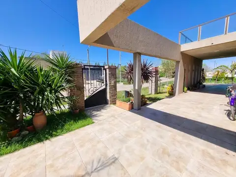 Casa 5 ambientes con 2 baños