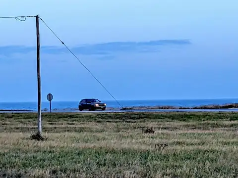 LOTE EN VENTA EL MARQUESADO SOBRE RUTA FRENTE AL MAR