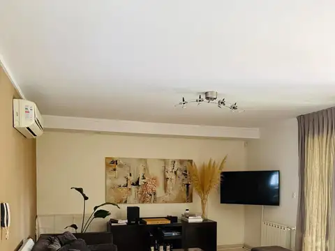 Moderna casa en Barrio Privado Mirador Sur