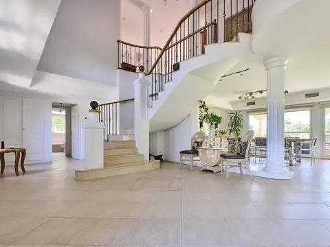 Casa 5 ambientes con 2 baños