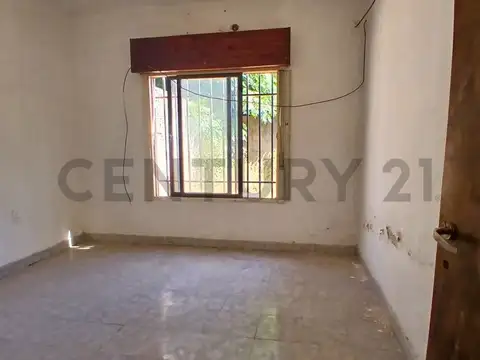 Venta Casa de 2 Dormitorios con jardín en Villa Diego