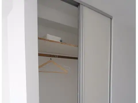 VENTA Monoambiente . Piso alto. c/Amenities