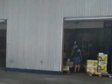 Galpon en Alquiler 10  mts Frente