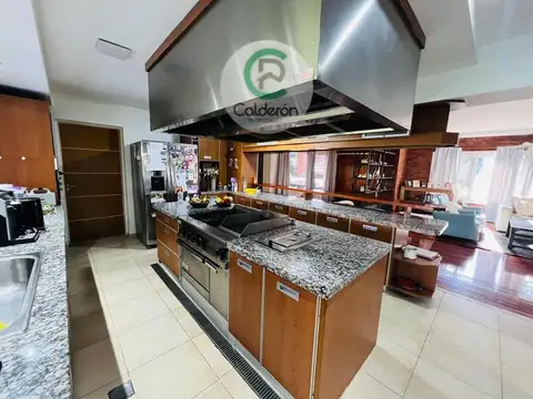 Casa 4 ambientes con 3 baños