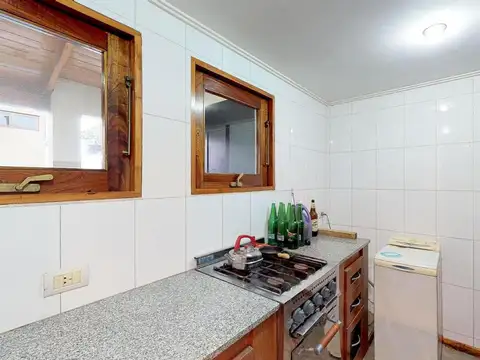 Casa 4 ambientes con 2 baños