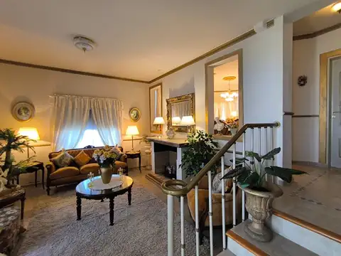 Venta casa tres dormitorios con gran patio y pileta en Villa del Lago Carlos Paz