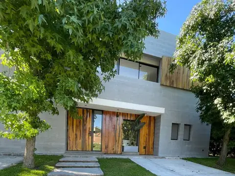 Casa en Alquiler en Country Club Los Cardales, USD 2.300