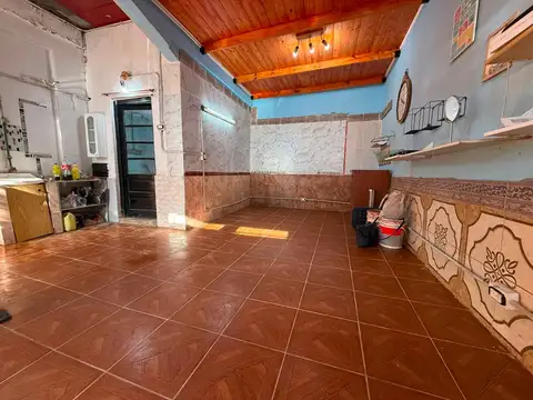 Depto Tipo Casa en Alquiler en Valentín Alsina, $ 450.000