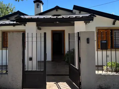 Casa 6 ambientes con 3 baños