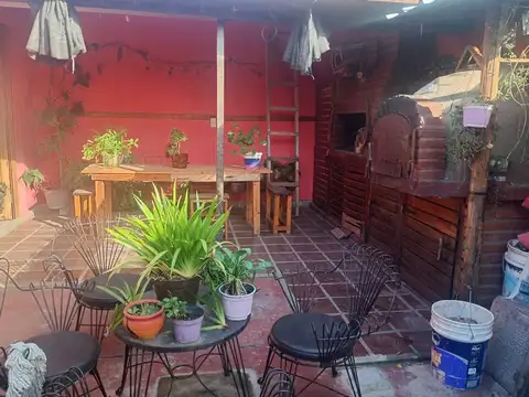 Casa 2 ambientes con 1 baño